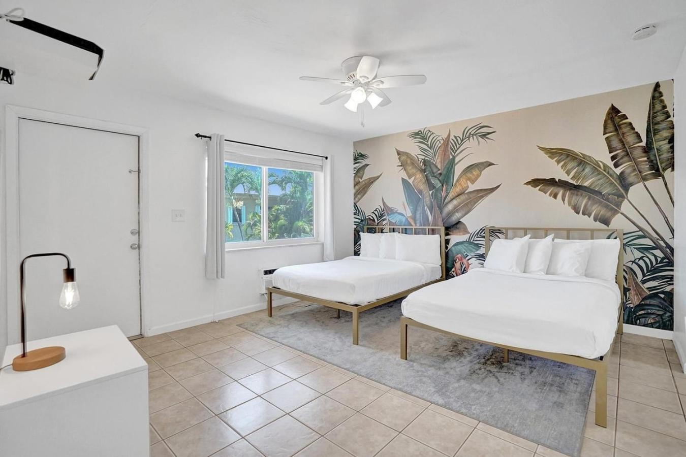 Walk To Dania Beach Christmas Getaway Pool Exteriér fotografie